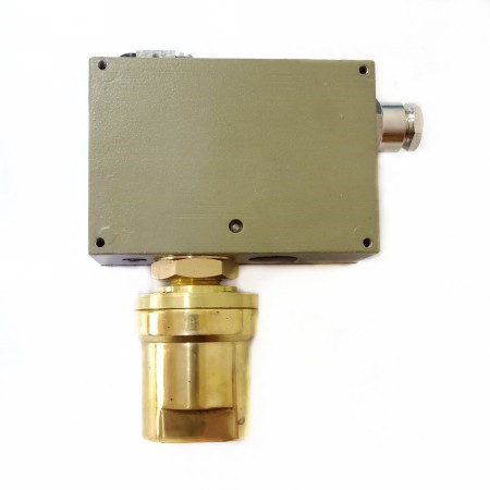 D520/7DDZ双触点差压控制器 上海远东仪表厂
